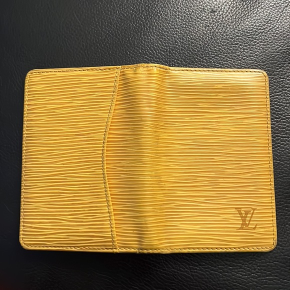 Louis Vuitton Yellow Epi Card Case SP0020 - Picture 5 of 9